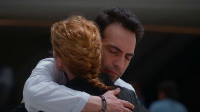 “Esto empezó contigo”: el emotivo abrazo de Bahar y Evren en su primer día como doctora