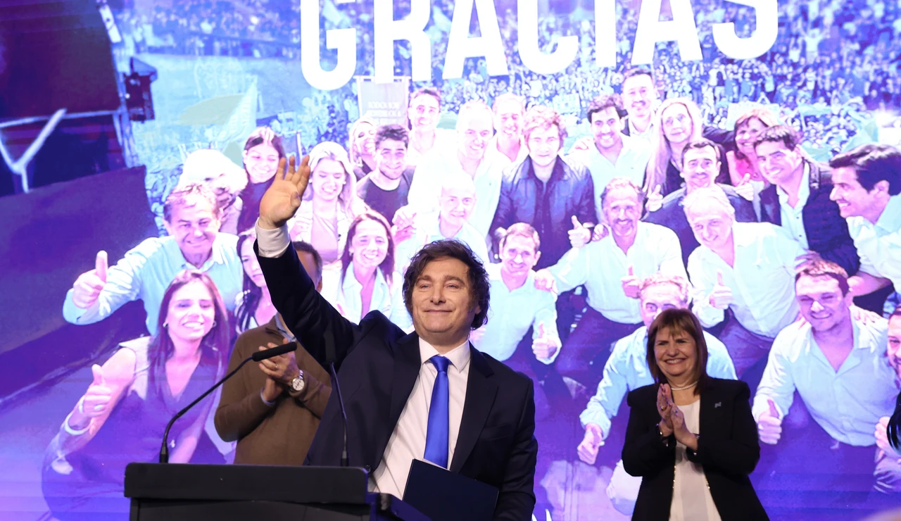 Javier Milei celebra los resultados de las elecciones de Argentina