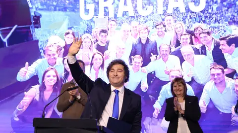 Javier Milei celebra los resultados de las elecciones de Argentina Javier Milei celebra los resultados de las elecciones de Argentina
