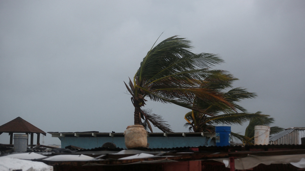 El huracán Melissa alcanza categoría 5 y pone en alerta a Jamaica y Cuba