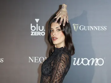 Dulceida disfrazada de La Cosa de Miércoles para Halloween Dulceida disfrazada de La Cosa de Miércoles para Halloween