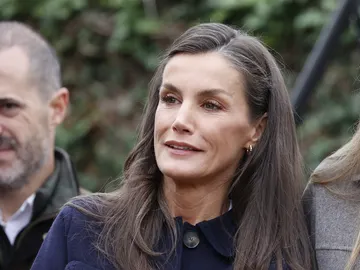 La reina Letizia, más cercana que nunca al preocuparse por la prensa: "¿Os está gustando?" La reina Letizia, más cercana que nunca al preocuparse por la prensa: "¿Os está gustando?"