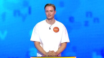 El maravilloso poema de Manu para despedir a los invitados de Pasapalabra: “Sois muy ‘Rickyños’” El maravilloso poema de Manu para despedir a los invitados de Pasapalabra: “Sois muy ‘Rickyños’”