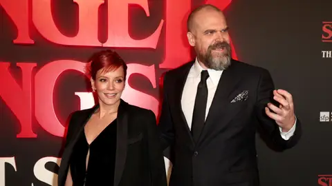 Lily Allen y David Harbour Lily Allen y David Harbour