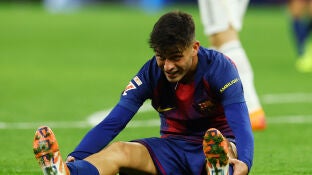 Pedri se duele tras una acci&oacute;n en el Cl&aacute;sico del Bernab&eacute;u