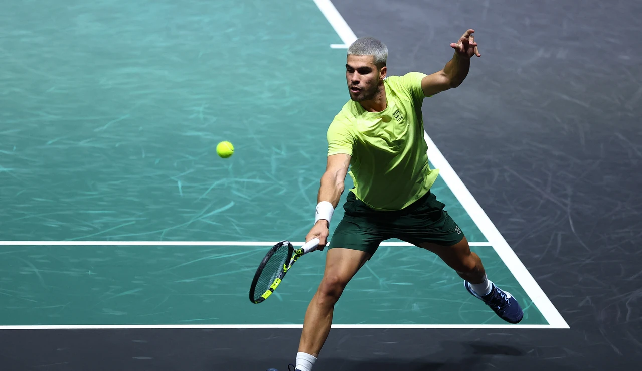 Carlos Alcaraz, en acción ante Cameron Norrie