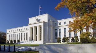 La Reserva Federal (Fed) cumple con lo esperado al rebajar los tipos de inter&eacute;s en 25 puntos b&aacute;sicos