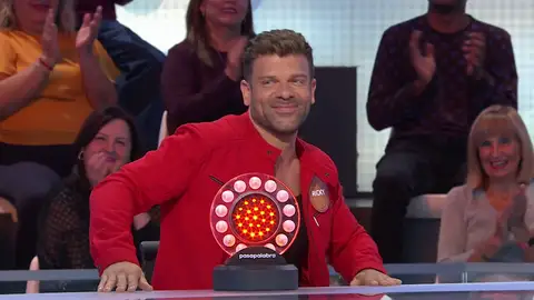 El guiño a Chenoa con el que Ricky Merino celebra su triplete de plenos en La Pista El guiño a Chenoa con el que Ricky Merino celebra su triplete de plenos en La Pista