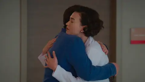 “Eres un hombre increíble”: el último adiós de Rengin a Timur antes de que el destino los separara para siempre “Eres un hombre increíble”: el último adiós de Rengin a Timur antes de que el destino los separara para siempre