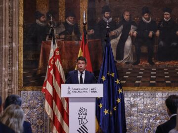 El presidente de la Generalitat valenciana, Carlos Mazón, declara el 29 de octubre como Día de recuerdo a las víctimas de la dana durante una declaración institucional, en el Palau de la Generalitat, a 29 de octubre de 2025, en Valencia, Comunidad Valenciana (España). Hoy se cumple el primer aniversario de la dana que arrasó Valencia el 29 de octubre de 2024 y que se cobró la vida de 229 personas.