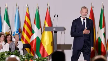 El rey Felipe VI tras su intervención en el funeral de Estado por las 237 víctimas de la dana El rey Felipe VI tras su intervención en el funeral de Estado por las 237 víctimas de la dana