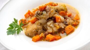 La receta de pollo guisado con boniato de Karlos Arguiñano que "no os va a fallar" La receta de pollo guisado con boniato de Karlos Arguiñano que "no os va a fallar"