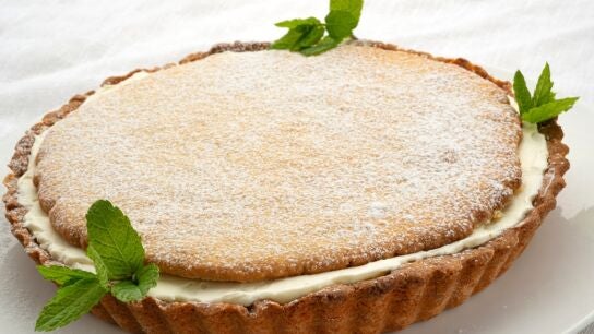 Crostata Paradiso: Eva Argui&ntilde;ano elabora la receta de la tarta casera Para&iacute;so, f&aacute;cil y con ingredientes muy sencillos