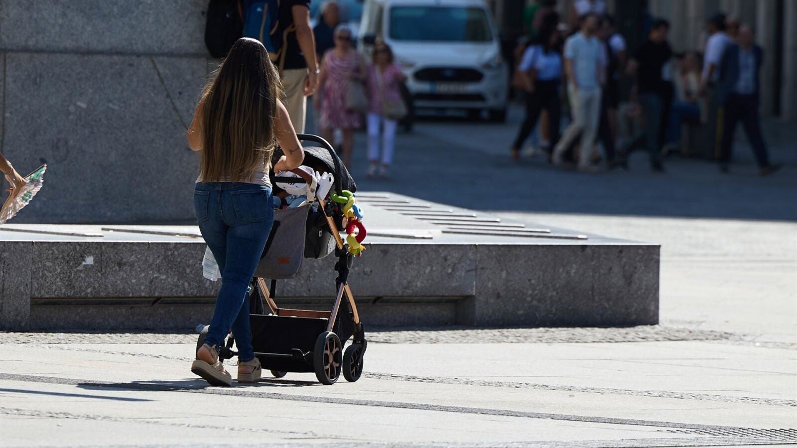 España, fragmentada: la clase media se contrae y desplaza a muchas familias hacia estratos inferiores