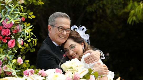 Reha y G&uuml;l&ccedil;i&ccedil;ek cumplen su sue&ntilde;o y se casan demostrando que nunca es tarde para amar