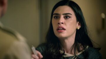 ¡María impide que Gabriel mate a Andrés! Le descubre antes de que le inyecte un líquido que le duerma  ¡María impide que Gabriel mate a Andrés! Le descubre antes de que le inyecte un líquido que le duerma