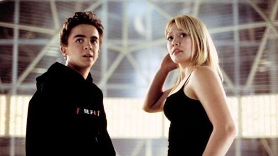 Frankie Muniz y Hilary Duff en Agente Cody Banks