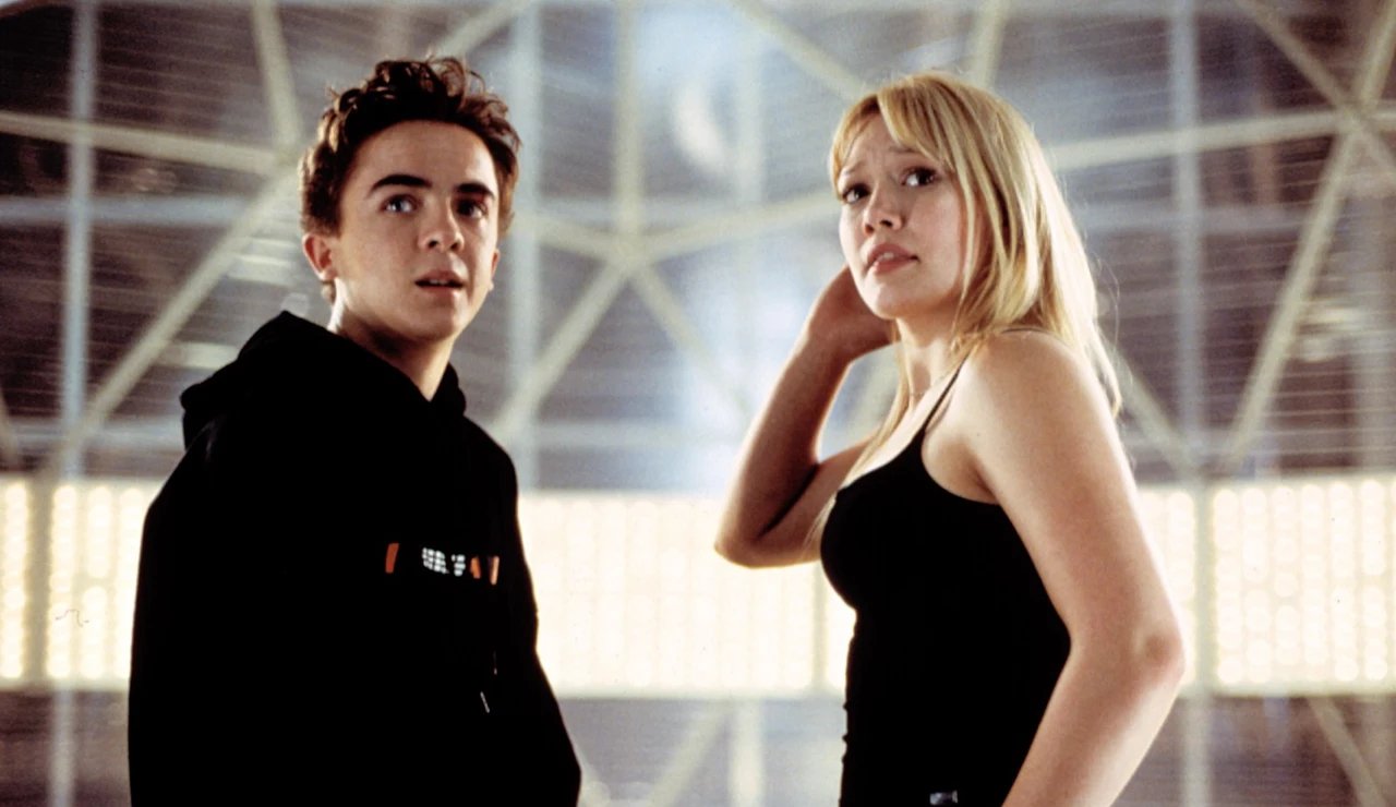 Frankie Muniz y Hilary Duff en Agente Cody Banks