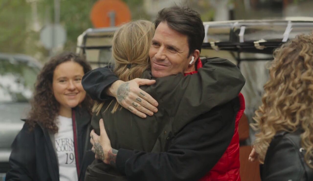 La cámara oculta más emotiva: Dani Martín sorprende a alguno de sus mayores fans Alt imagen