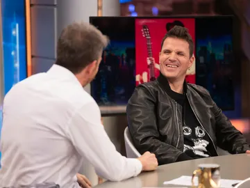 "Hizo un efecto boomerang y se vino contra mí": el incómodo momento que Dani Martín vivió en un baño en mitad de la selva "Hizo un efecto boomerang y se vino contra mí": el incómodo momento que Dani Martín vivió en un baño en mitad de la selva