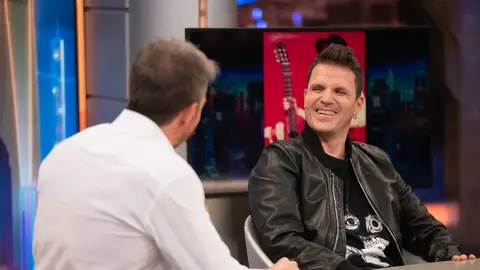 "Hizo un efecto boomerang y se vino contra mí": el incómodo momento que Dani Martín vivió en un baño en mitad de la selva "Hizo un efecto boomerang y se vino contra mí": el incómodo momento que Dani Martín vivió en un baño en mitad de la selva