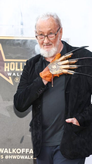 Robert Englund recibe su estrella en el paseo de la fama