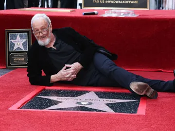 Robert Englund recibe su estrella en el paseo de la fama Robert Englund recibe su estrella en el paseo de la fama