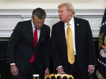 El presidente de Estados Unidos, Donald Trump, y el jefe de Departamento de Guerra, Pete Hegseth