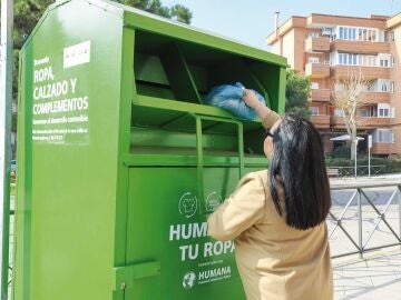 Imagen de un contenedor de ropa 