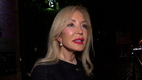 Carmen Lomana