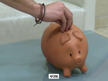  El ahorro cae en España mientras crece en Europa, baja al 12,4% y se estanca desde 2023