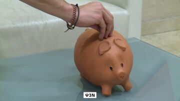  El ahorro cae en España mientras crece en Europa, baja al 12,4% y se estanca desde 2023