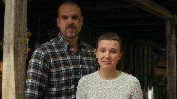 David Harbour y Millie Bobby Brown en la temporada 4 de Stranger Things