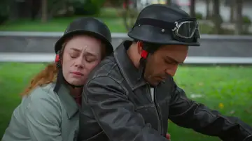 ¿Dejará al amor de su vida otra vez?: Bahar y Evren se enfrentan a su destino esta noche en Renacer ¿Dejará al amor de su vida otra vez?: Bahar y Evren se enfrentan a su destino esta noche en Renacer