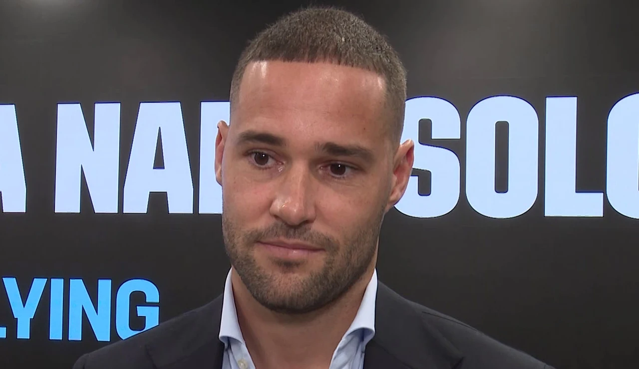 Mario Suárez atendiendo a los medios de comunicación