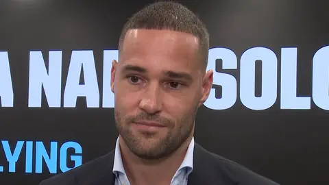 Mario Suárez atendiendo a los medios de comunicación Mario Suárez atendiendo a los medios de comunicación