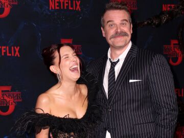 Millie Bobby Brown y David Harbour