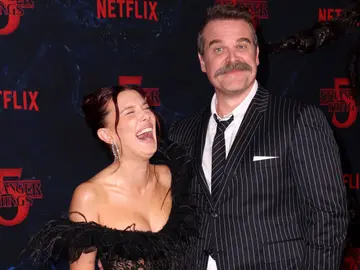 Millie Bobby Brown y David Harbour Millie Bobby Brown y David Harbour