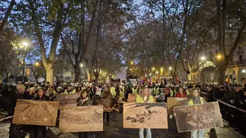 VÍDEO: Enfrentamientos en Pamplona entre radicales de la izquierda y la policía para exigir el derribo del monumento a los caídos VÍDEO: Enfrentamientos en Pamplona entre radicales de la izquierda y la policía para exigir el derribo del monumento a los caídos