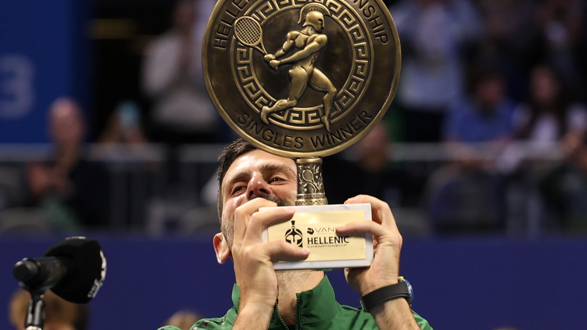 Djokovic levanta el trofeo del ATP 250 de Atenas Djokovic levanta el trofeo del ATP 250 de Atenas