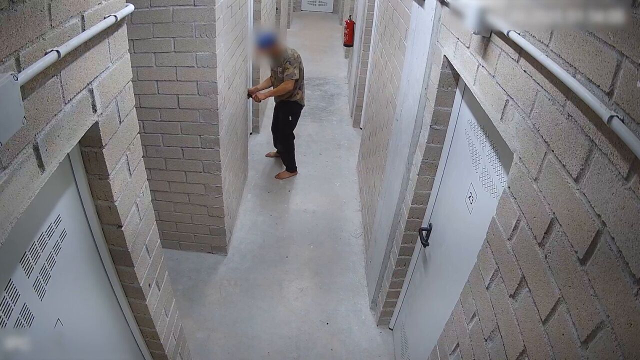 VÍDEO: Detenido un hombre por robar en 60 trasteros en Barcelona