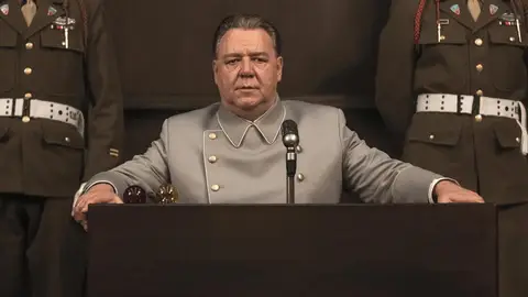Russell Crowe como Hermann Göring en Núremberg Russell Crowe como Hermann Göring en Núremberg