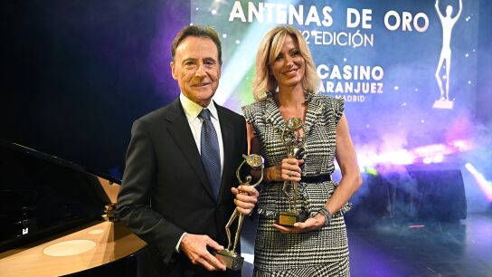 El anuncio de Mat&iacute;as Prats al recibir la Antena Extraordinaria y el premio a Susanna Griso en una noche dorada para Antena 3