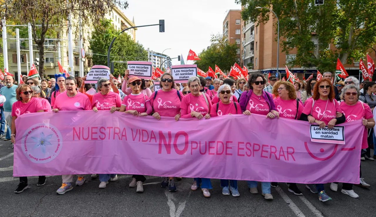 Protestas multitudinarias en Andalucía por el deterioro de la sanidad pública: "Nuestra vida no puede esperar"