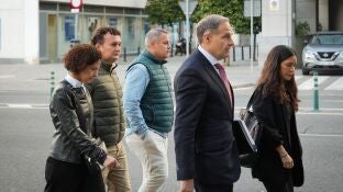 Los padres de Sandra Pe&ntilde;a a su llegada a la Fiscal&iacute;a de Menores