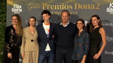 Bertín Osborne posando junto a sus hijos Bertín Osborne posando junto a sus hijos