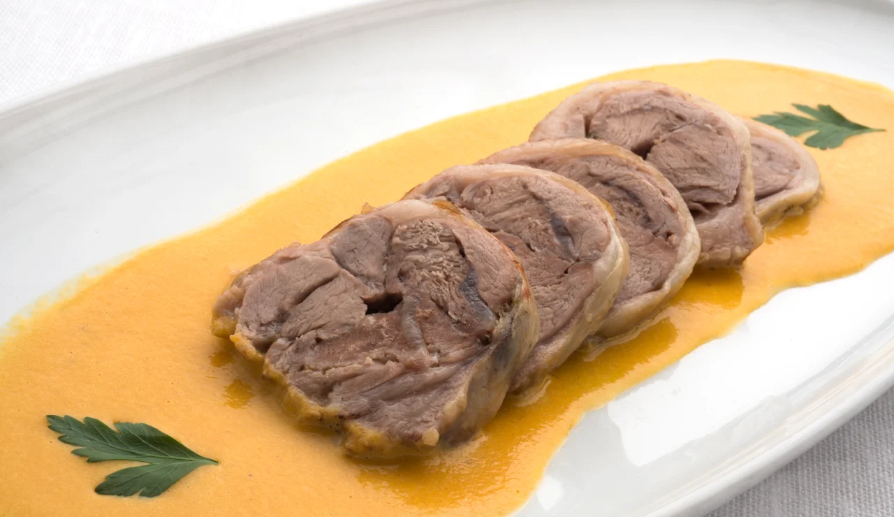 Un plato para triunfar: ternasco con zanahorias de Karlos Arguiñano