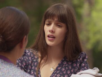 Julia le suplica a Carmen que se quede con su beb&eacute;: &ldquo;No puede pasar la noche en la calle&rdquo;