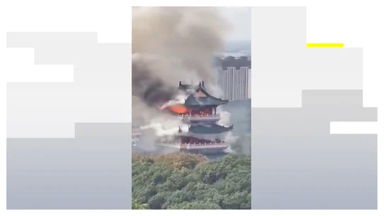 Incendio templo China Incendio templo China