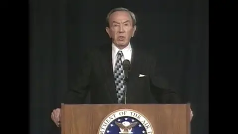 Efemérides de hoy 21 de noviembre de 2025: Firma del Acuerdo de Dayton que pone fin de la Guerra de Bosnia Efemérides de hoy 21 de noviembre de 2025: Firma del Acuerdo de Dayton que pone fin de la Guerra de Bosnia